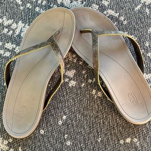 Chaco flip flops good used condition